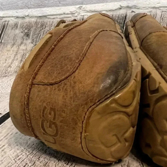 UGG - moccasins men’s in great condition!! Size 10 - Picture 12 of 13
